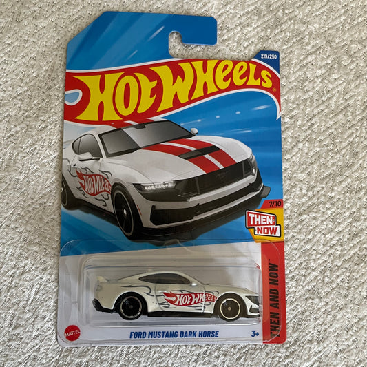 Ford Mustang Dark Horse